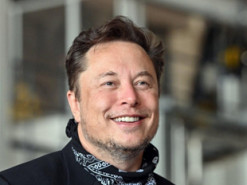 Илон Маск ответил Кадырову и переименовал себя в Twitter в Илону