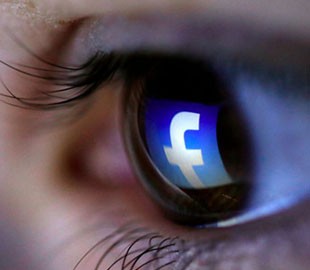 Facebook может начать платить пользователям за просмотр рекламы