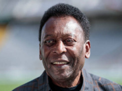 Пеле обновил описание Instagram-аккаунта после того, как Роналду обошел его по голам