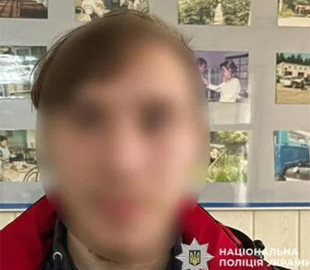 Картка зі смітника: як на Хмельниччині обікрали пенсіонерку на 47 тисяч гривень