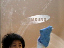 Samsung приостановила работу завода по производству сгибающихся смартфонов