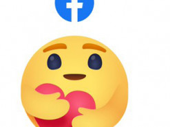 Cмайлики Facebook с "обнимашками" оскорбили пользователей