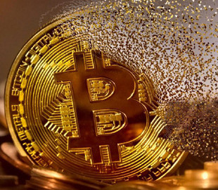 Біткойн рекордно обвалився, у криптовалюту більше не вірять, - Bloomberg