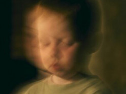 Педофіли за допомогою ШІ створюють дитячі фотографії зірок і вигадують з ними історії