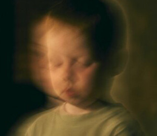 Педофіли за допомогою ШІ створюють дитячі фотографії зірок і вигадують з ними історії