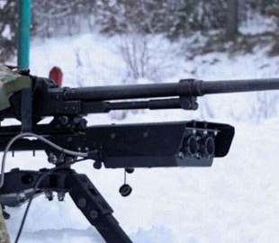 Українські фахівці розробили модуль, який дозволяє керувати кулеметом з відстані 100 метрів