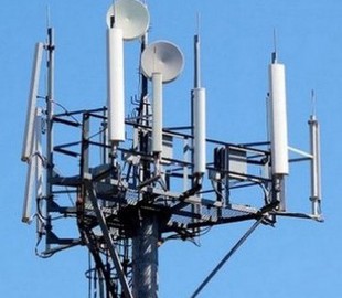 Негода у столиці: рятувальники кажуть, що з вишкою Київстар все гаразд