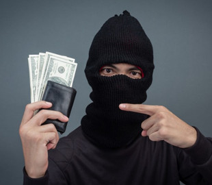 Шахраї телефонують підприємцям від імені податкової та вимагають гроші