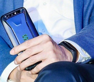 Генеральный директор Xiaomi подтвердил, что показал браслет Mi Band 3 еще в середине апреля