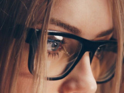 Умные очки с искусственным "мозгом" помогут побороть лень