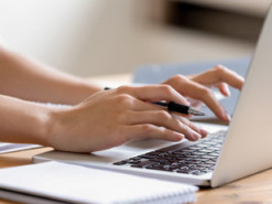 Соцсети – не в приоритете: стало известно, откуда украинцы получают информацию о ситуации с COVID-19