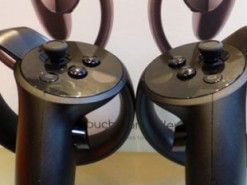 Внутри контроллеров Oculus Touch нашли загадочные надписи