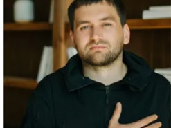 "Благодаря тебе": украинцев призвали приветствовать воинов ВСУ особым жестом. Фото