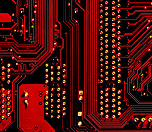 Невролог назвал плюсы вживления микрочипов в мозг человека