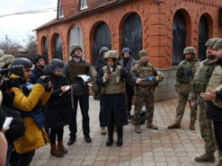 Американские и французские журналисты рассказали, как попали под обстрел на Донбассе