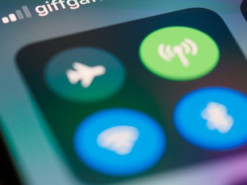 Ось чому важливо відключати Wi-Fi на смартфоні на ніч