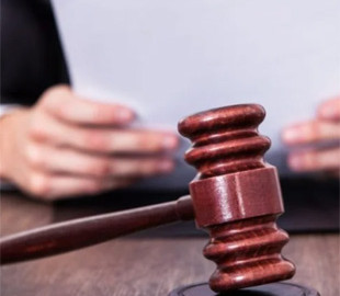 Суд покарав мешканця райцентру Житомирської області, який займався шахрайством із СІЗО