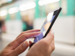 Итальянские депутаты предложили лечить смартфонозависимых подростков