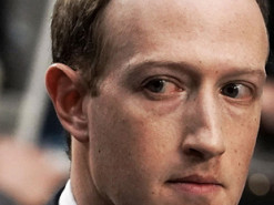 Facebook приняла чернокожих мужчин за приматов