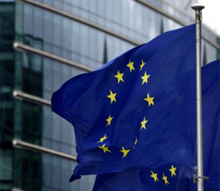 ЄС готує санкції щодо компаній, які постачають в Росію товари для підтримки війни в Україні - Bloomberg