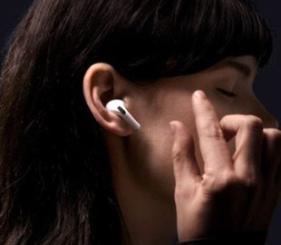 Apple разрабатывает новые способы управления наушниками AirPods