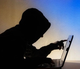 Шахраї ошукали 71-річного чоловіка на 53 тисячі гривень, обіцяючи виплату 1000 гривень від держави