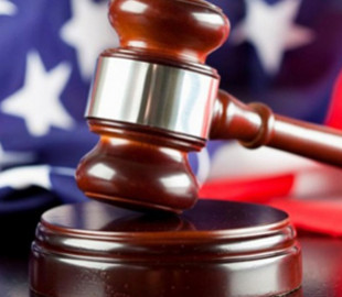 Суд у США визнав неконституційною нову політику Пентагону щодо доступу преси