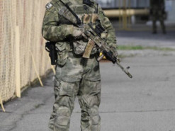 Оккупанты обменивают автомобили и бензин у местных в Васильевке на сим-карты