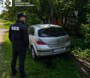 Волинянин продавав авто, ввезені під виглядом допомоги для ЗСУ: схему викрили