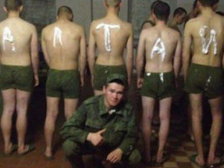 Дедовщина в армии РФ: Роскомнадзор распорядился зачистить в Интернете фотодоказательства