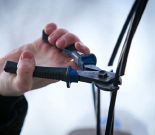 Мужчина оставил без Интернета больше 300 человек