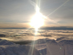 Карпаты засыпало почти метровым слоем снег: в сети показали зрелищные фото