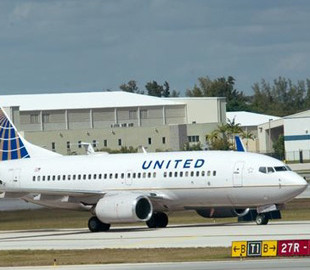 У США третій день поспіль скасовують понад 1500 авіарейсів через глобальний збій