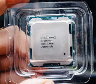 В процессорах Intel найдена опасная уязвимость