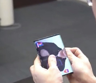 Xiaomi и Huawei будут использовать в 2020 году складные панели Samsung вместо китайских