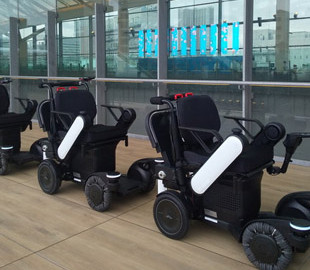 Автономных роботов Panasonic учат перемещаться гуськом за вожаком