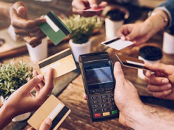 В Нью-Йорке будут штрафовать заведения с оплатой только картами