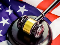 Суд США скасував рішення, яке зобов'язувало повернути на роботу співробітників "Голосу Америки"