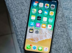 Пользователь ругал зависания iPhone, а виноват был сломанный экран