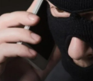 Правоохоронці викрили шахрая, який ошукав 16 українців