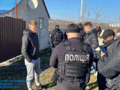 У Дніпрі судитимуть шахраїв, які видурили 3 млн грн в українців на окупованих територіях