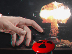 “Не треба кидати бомбу на велике місто”: Путін насторожив Макрона згадкою про Хіросіму — Daily Mail