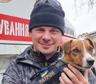 Познайомився з зіркою, – Дмитро Комаров зустрівся з песиком Патроном, що працює в ДСНС