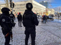 Україна під ракетною атакою: влада звернулася до водіїв