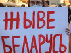 Главреда оппозиционной белорусской газеты "Наша Ніва" Мартиновича избили при задержании