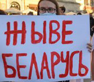 Главреда оппозиционной белорусской газеты "Наша Ніва" Мартиновича избили при задержании