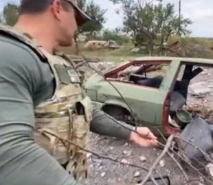 Тищенко розміновував автомобіль звичайною гілкою: курйозне відео