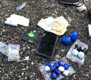 Правоохоронці викрили групу, яка продавала наркотики в інтернет-магазині