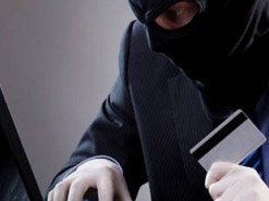 Мошенники продают фальшивые деньги и отправляют их Новой почтой