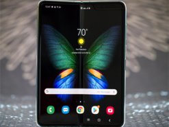 Преемник Samsung Galaxy Fold получит встроенную под дисплей камеру